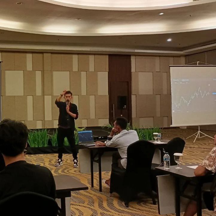 Kepala Anylisist kreator & Influencers