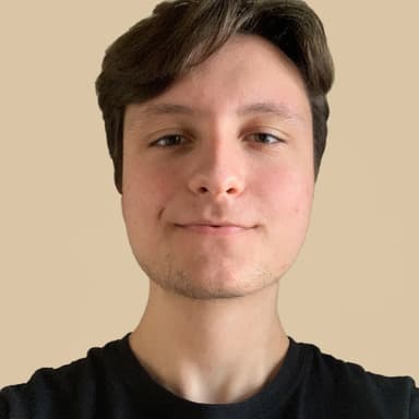Social Media Manager with knowledge of Cosmos