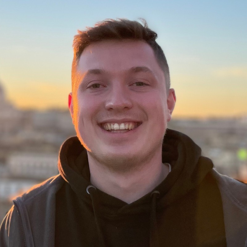 Social Media & Community Manager