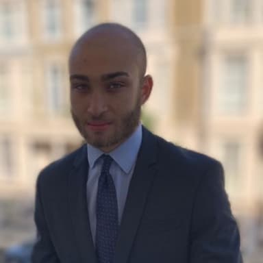 Investment banking analyst