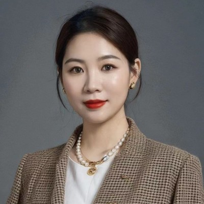 Julie Huang