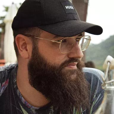 UI/UX Creative Designer & Front end Dev