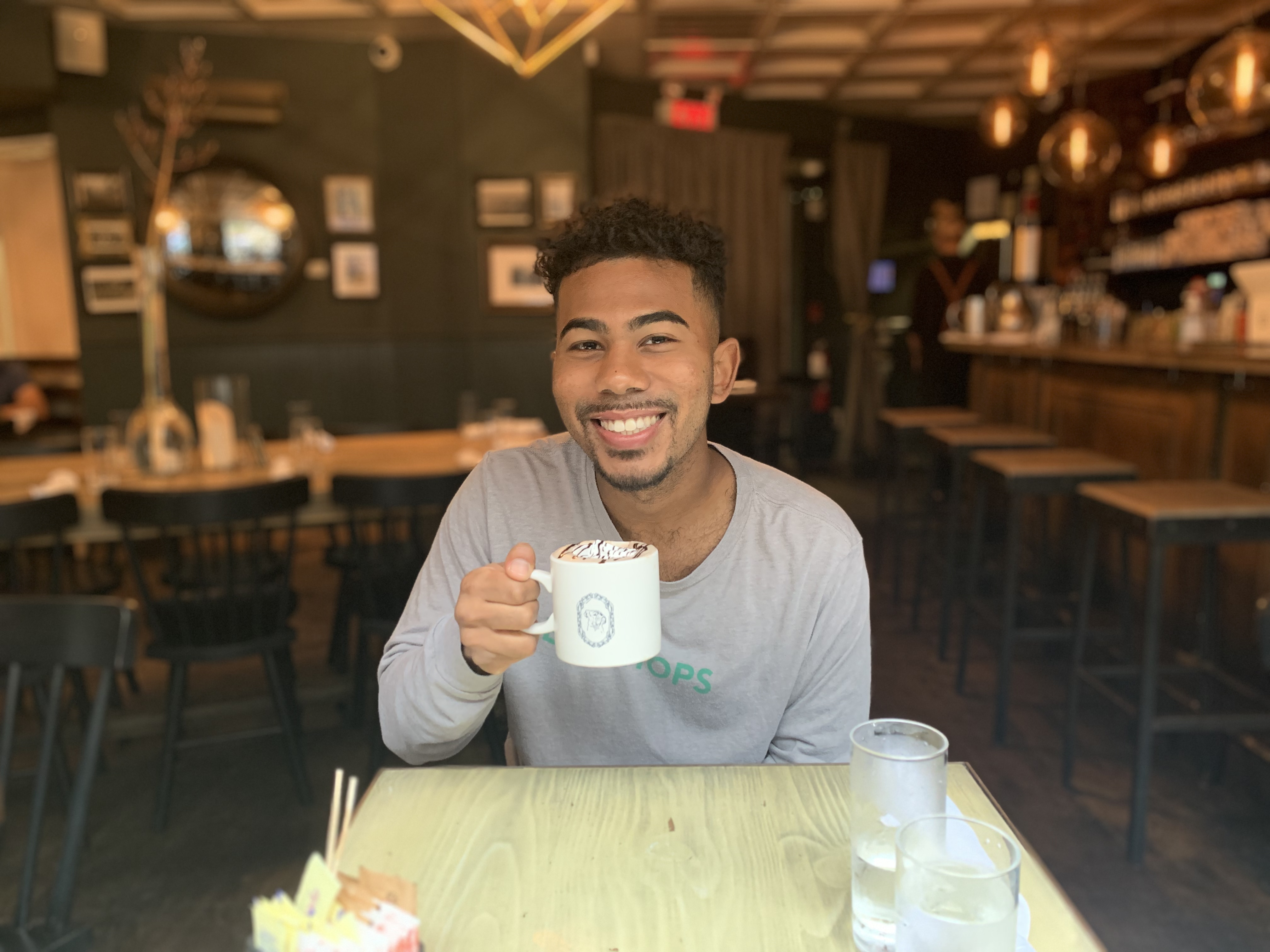 Trilingual Digital Media Strategist 