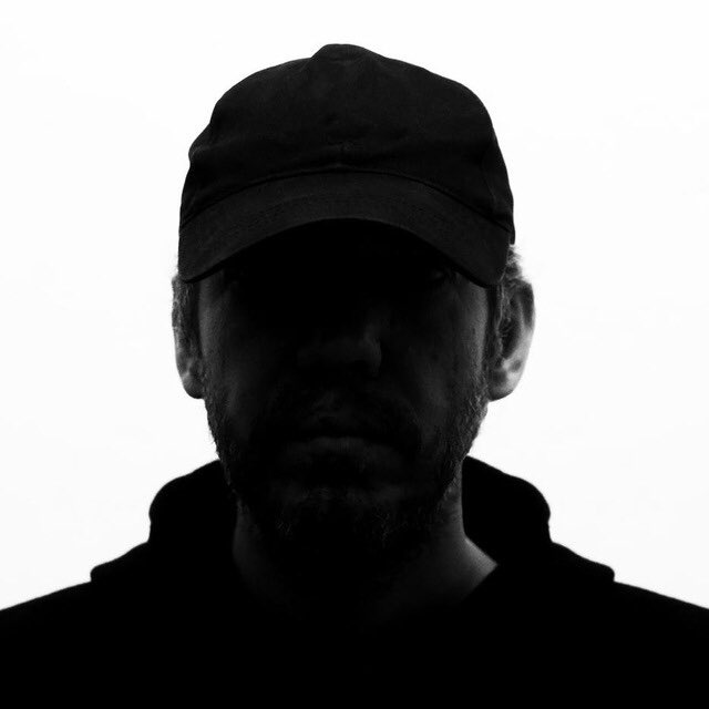 UX/UI & Graphics Designer