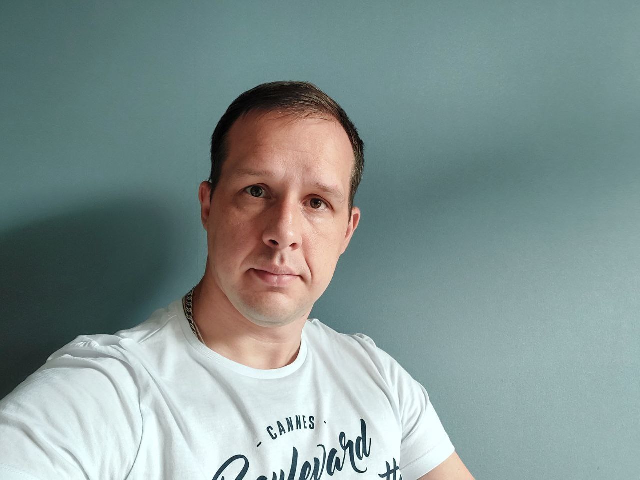 NFT Community manager with fullstack webdev & ecommerce background