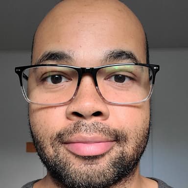 Senior Software Engineer at the intersection of AI and Web3