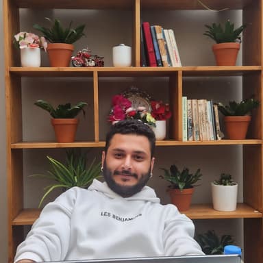 Social Media and Community Manager