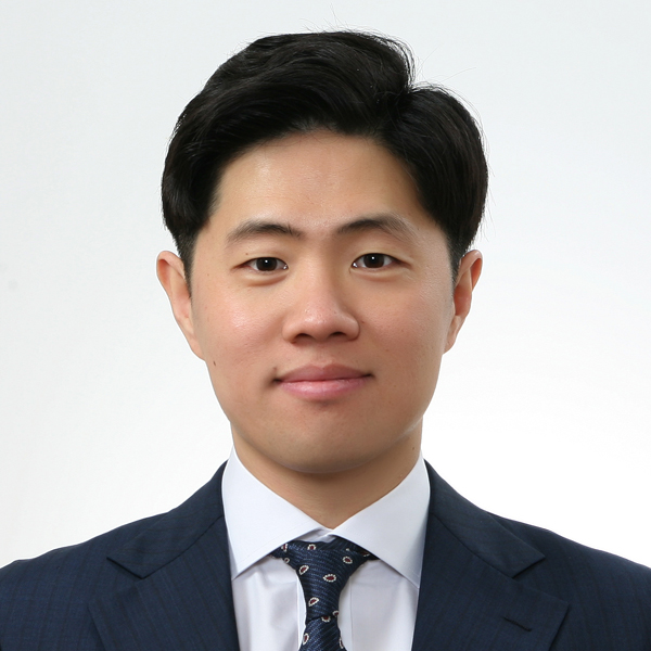Crypto Analyst & Assistant to CEO