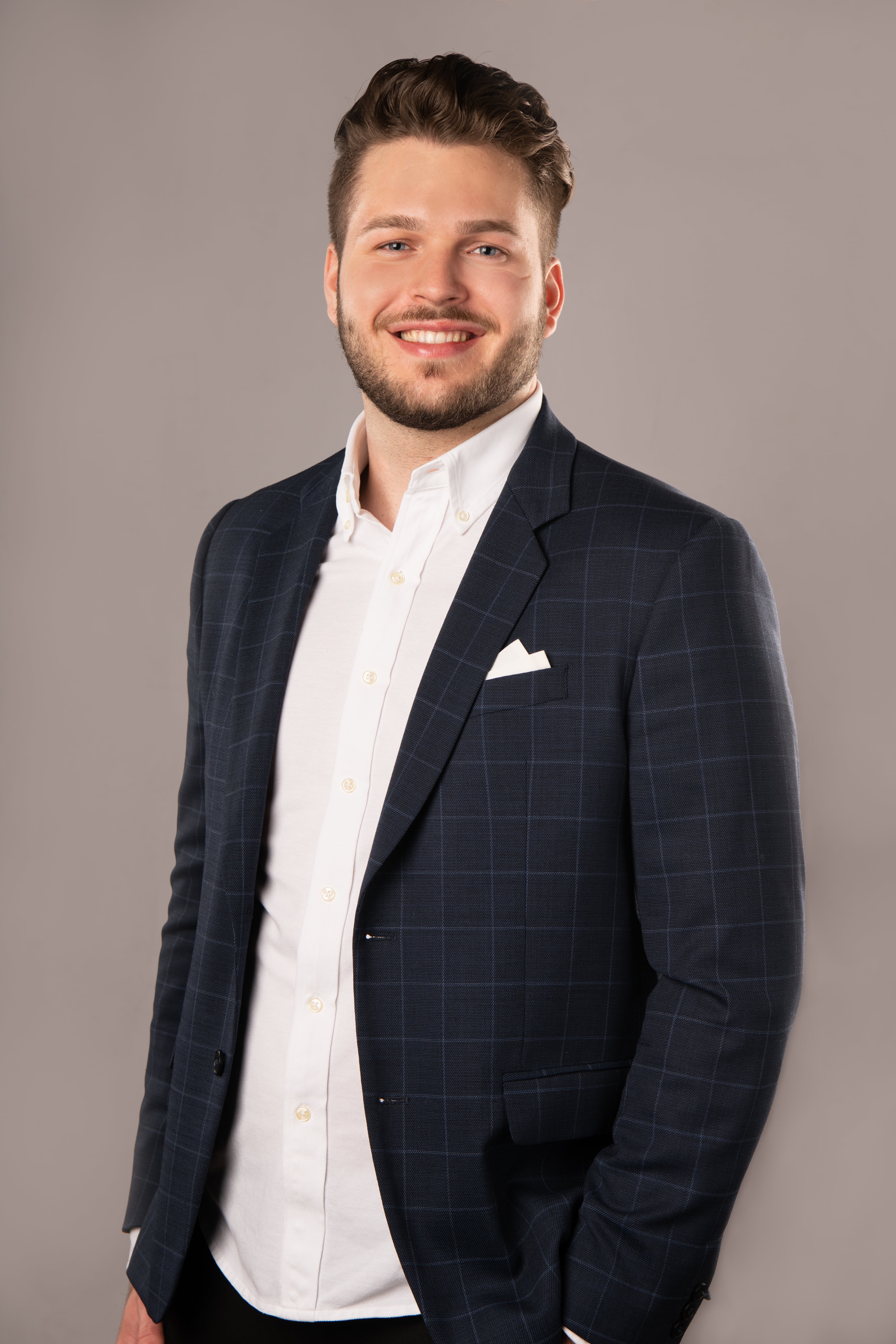 Business Analyst / Expert Sales